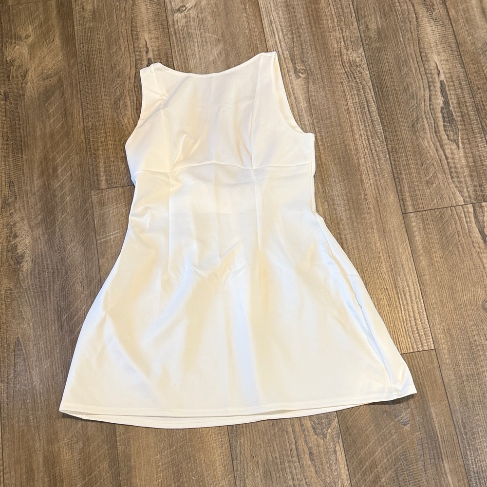Chic White Sleeveless Mini Dress